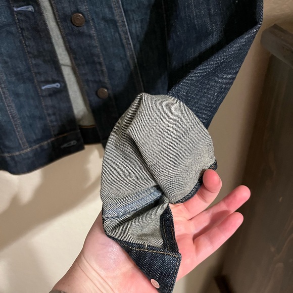 Perfect denim jacket. 🤍💙🤍 - Picture 3 of 9